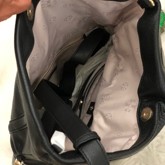 3-in-1 Tory Burch Classic Amanda Messenger Bag - Picture 3 of 7